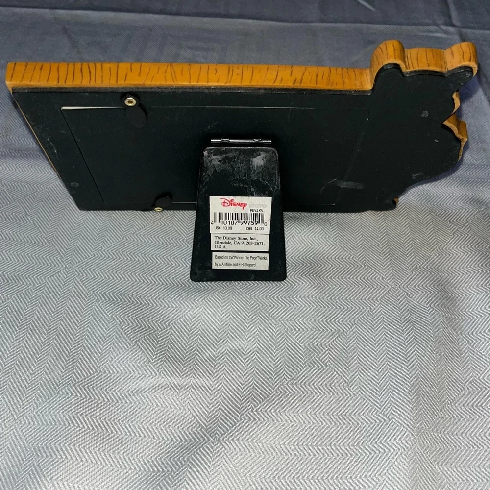 Disney Store Winnie the Pooh Picture Frame Holds 5” x 3 1/2” Picture‎
